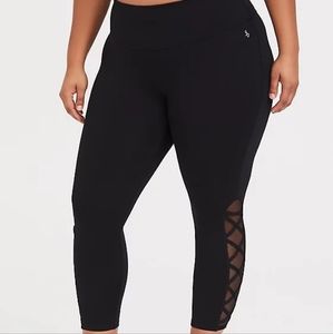 Torrid Active Lattice Crop Legging w/ Pockets